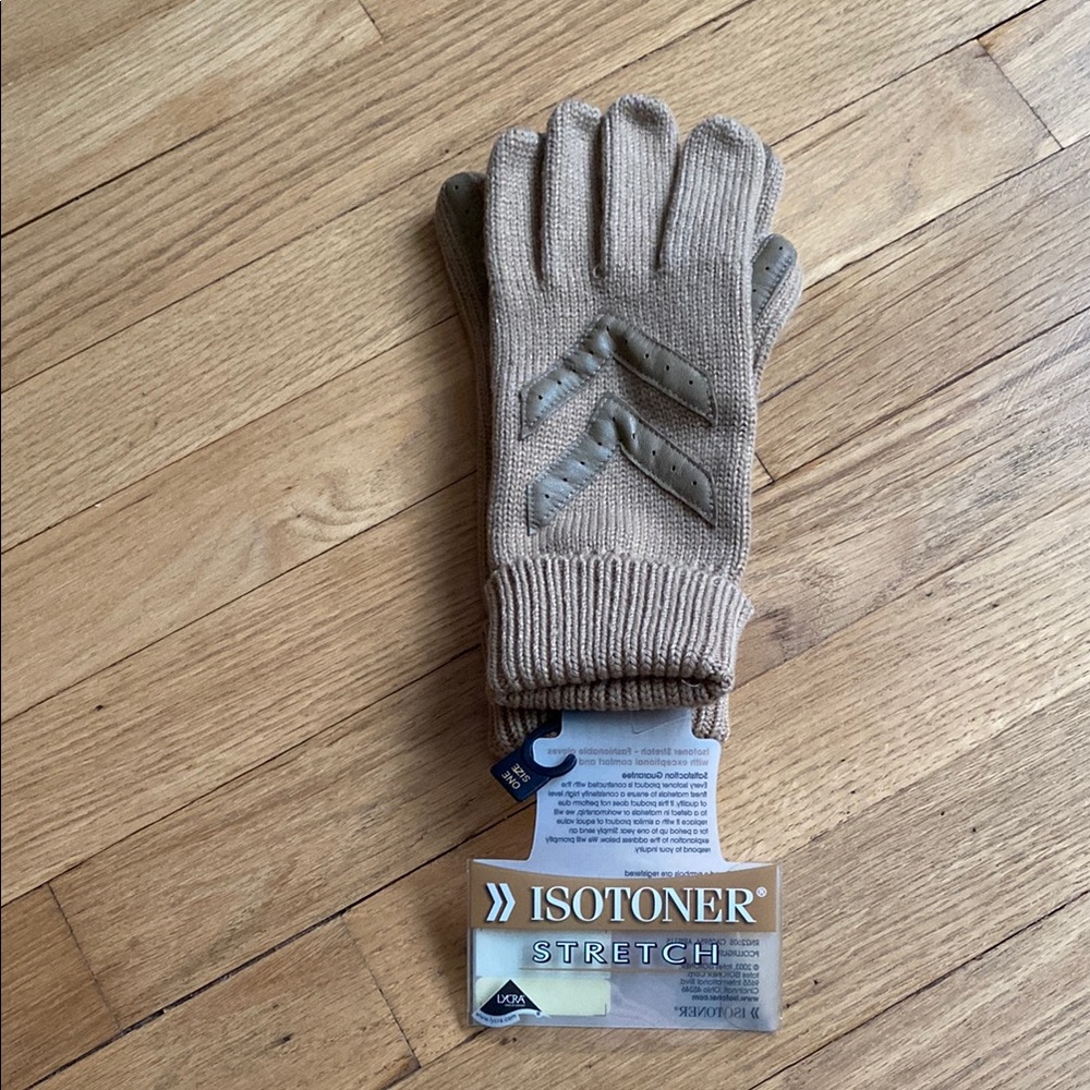NWT!! Isotoner  "Camel" Tan Winter Gloves with Ribbed Cuff